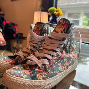 Women's Floral High Top Shoes